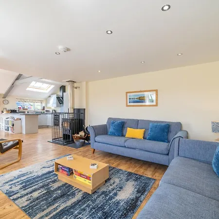 2 Peggies Barn Holiday home *